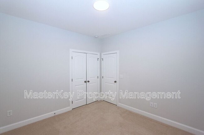 Building Photo - 1328 Farm Pond Trail