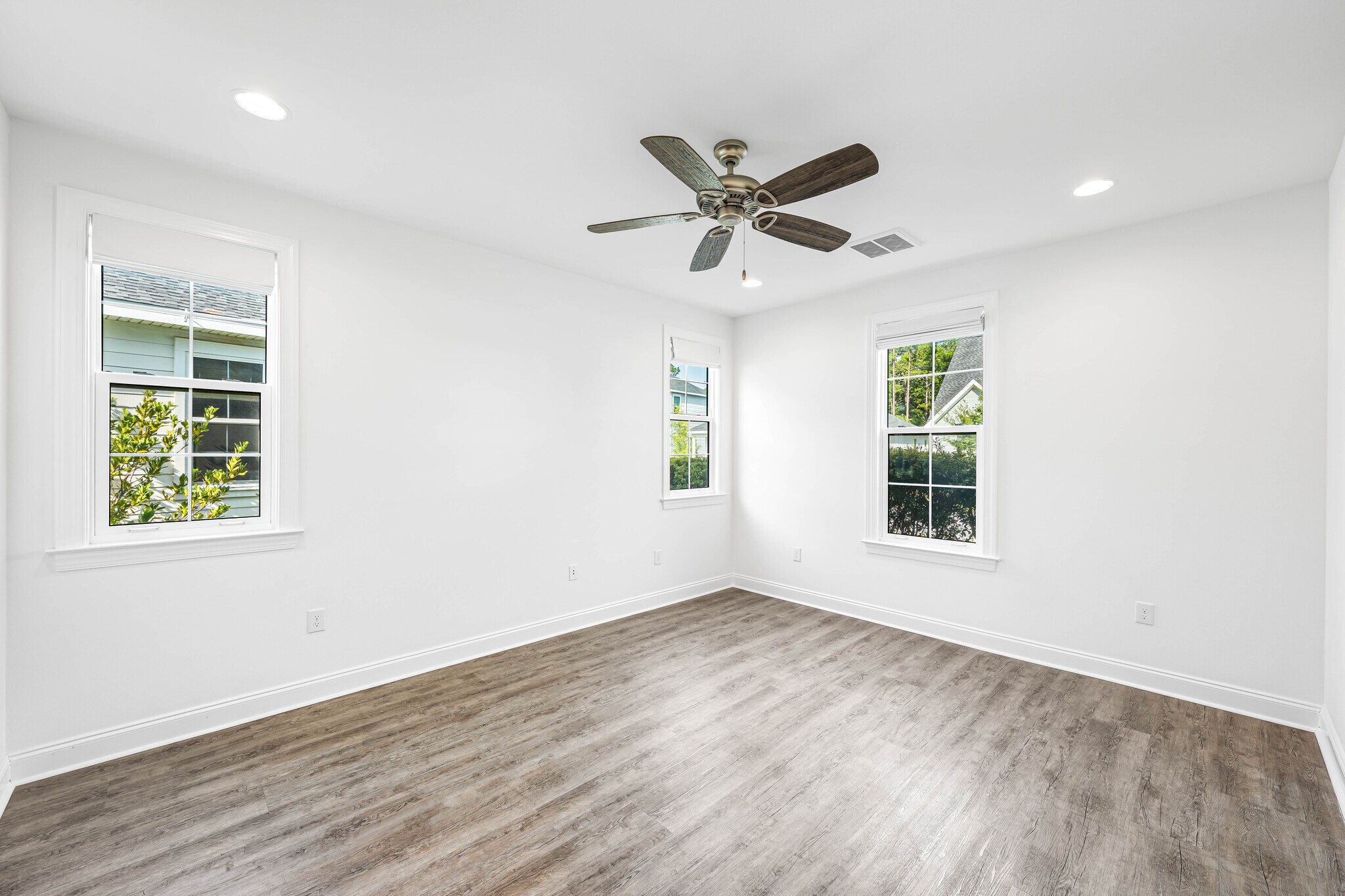 Building Photo - 106 Conifer Ct