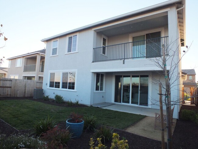 Building Photo - Folsom Russell Ranch 4/3 new home