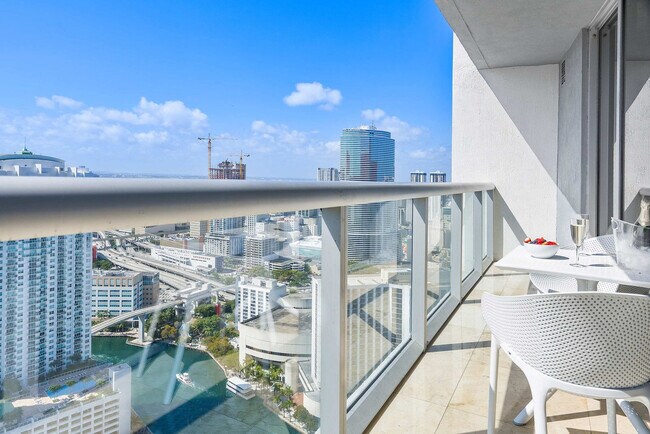 Building Photo - 485 Brickell Ave