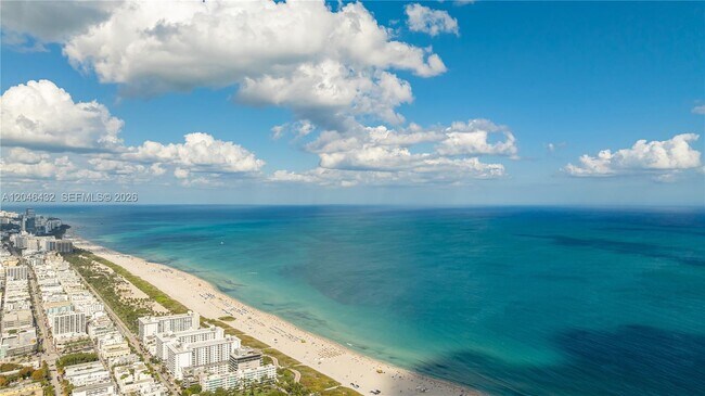 Building Photo - 300 South Pointe Dr