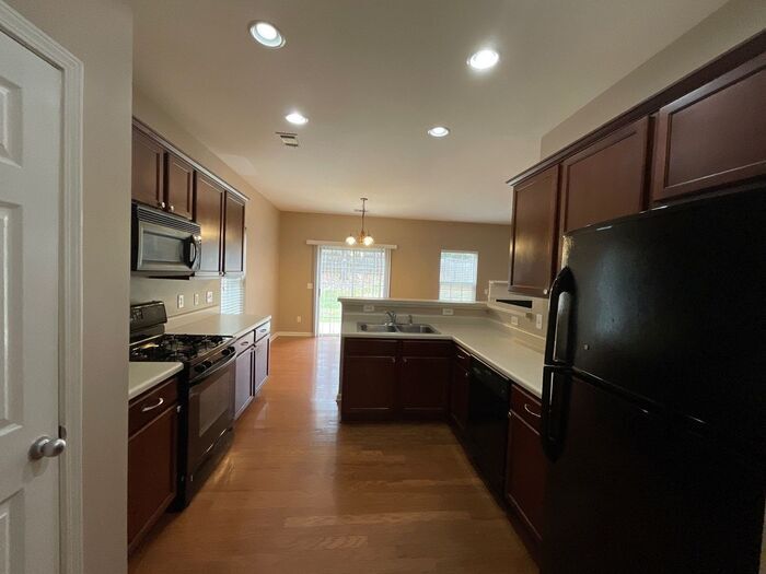 Building Photo - 504 Quinn Dr