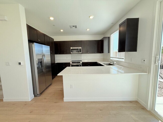 Building Photo - 10370 Bayson Wy