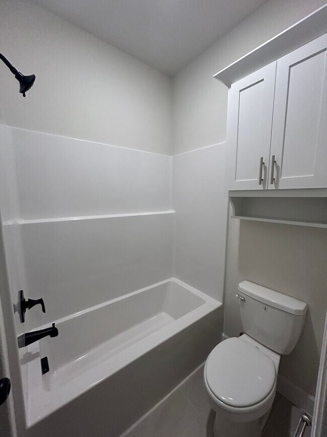 Building Photo - Beautiful Modern Home in Pea Ridge!