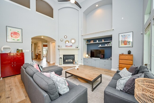 Building Photo - 6342 Collina Springs Ct