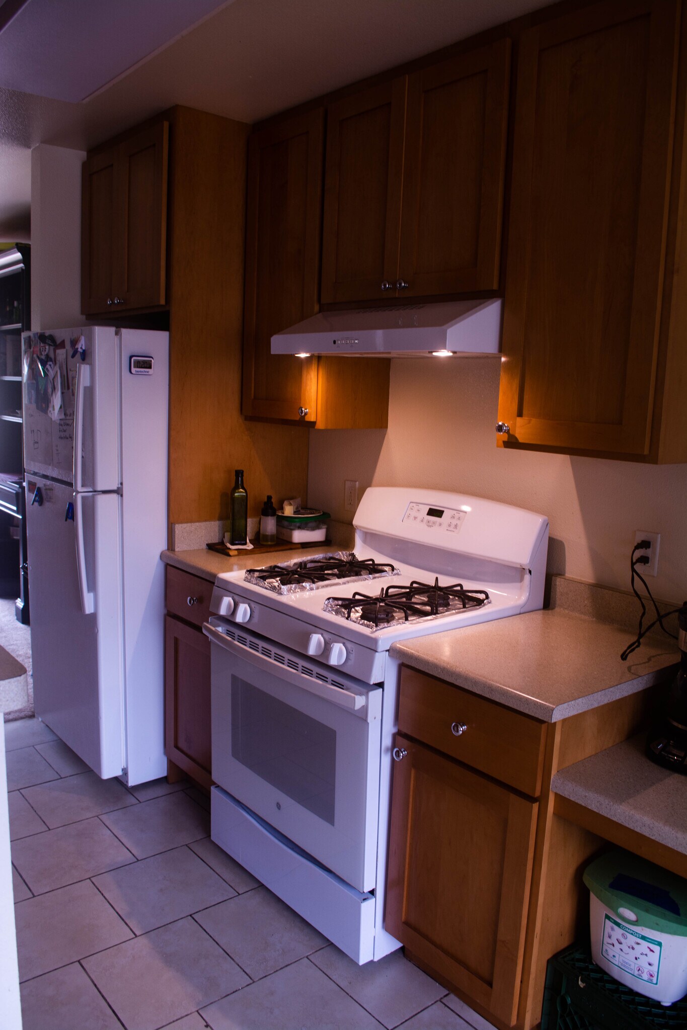 Stove - 1709 Baker Ct