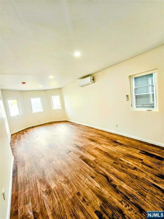 Building Photo - 212 Laurel Ave