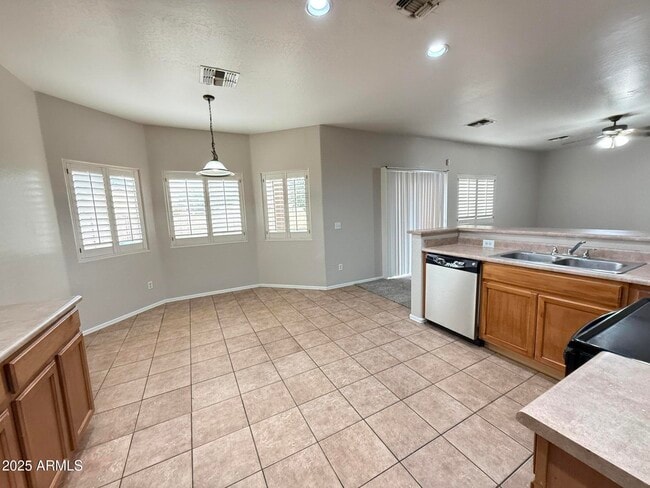 Building Photo - 9124 W Wilshire Ave