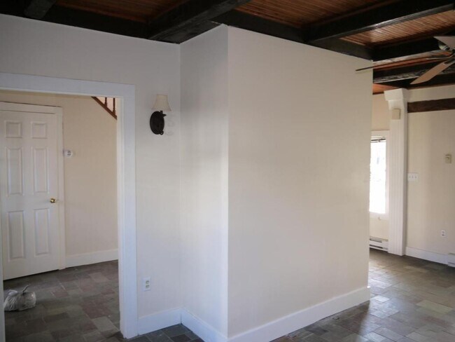 Building Photo - 110 Pear Alley