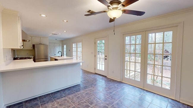 Building Photo - Newly Renovated Home For Rent
