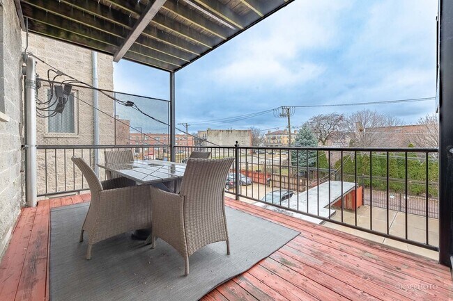 Building Photo - 4418 S Indiana Ave