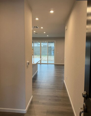 Building Photo - 2088 Anders Ave