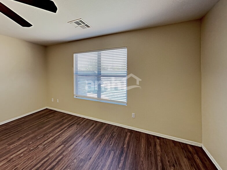 Building Photo - 242 S Valle Verde