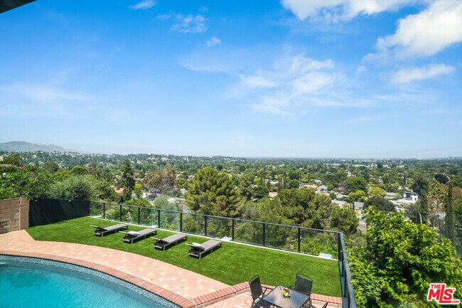 Building Photo - 6426 Ellenview Ave