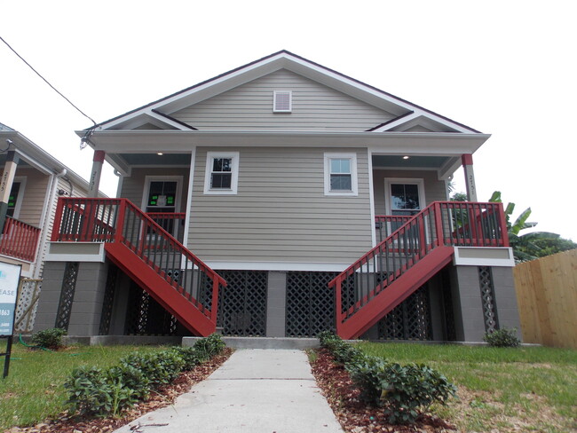 Primary Photo - 2751 Banks Street