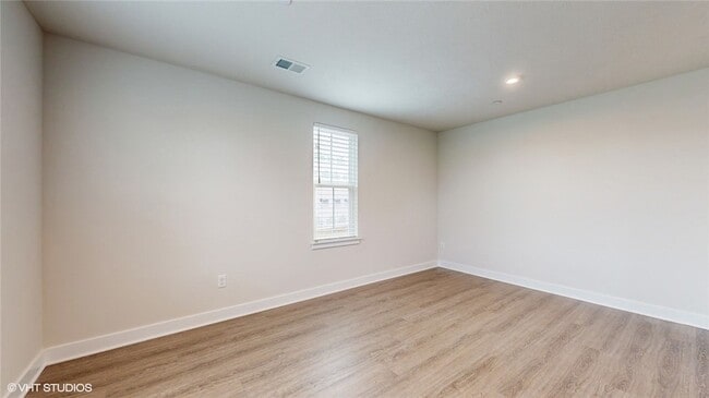 Building Photo - 4908 Spruce Rd