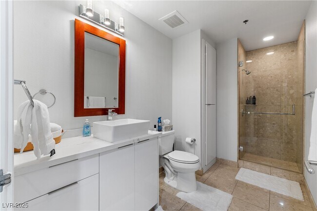 Building Photo - 4525 Dean Martin Dr