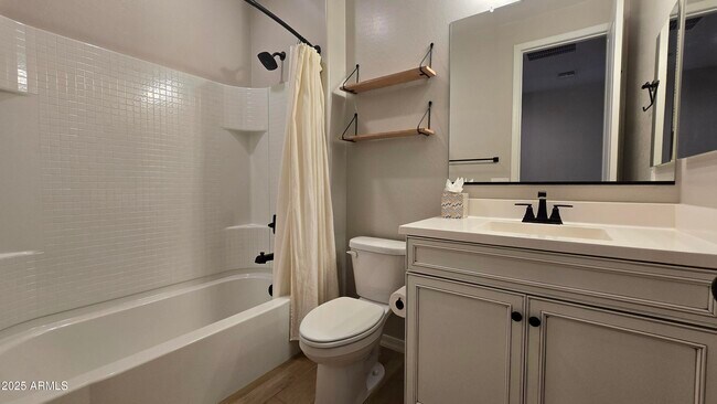 Building Photo - 18418 W Sunbelt Dr