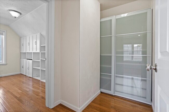 Building Photo - 4 Boxwood Dr