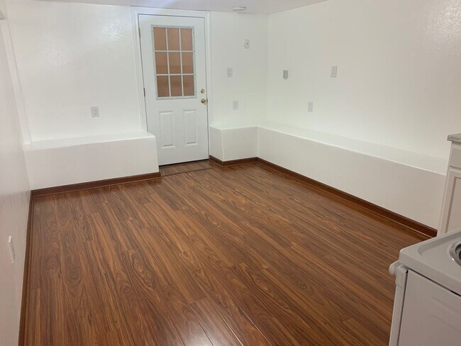 Building Photo - 224 Farewell Ave