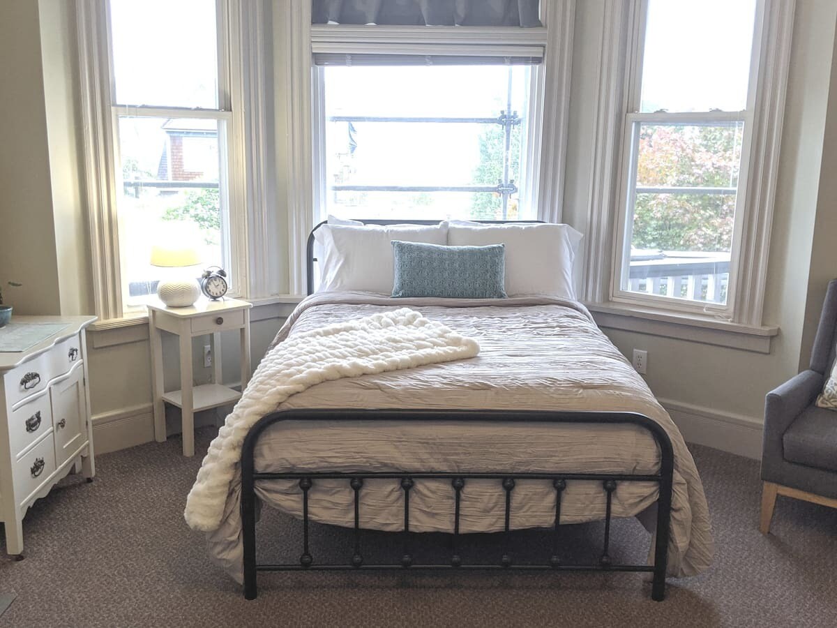 Building Photo - 1910 S G St