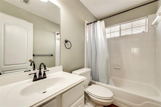 Building Photo - 555 Southridge Way