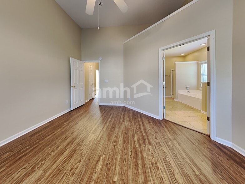 Building Photo - 2749 Palmetto Hall Blvd