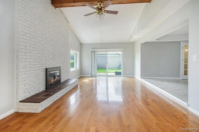 Building Photo - 37718 Douglas Ct