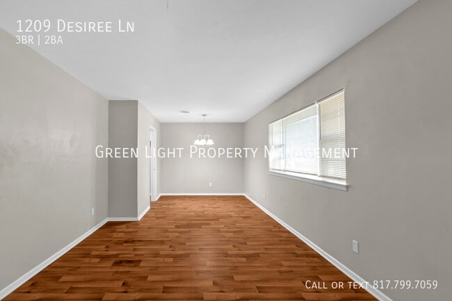 Building Photo - 1209 Desiree Ln