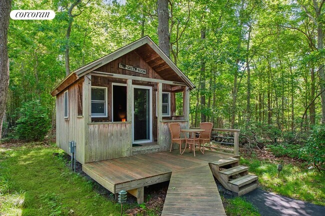 Building Photo - 43 Highlands Dr