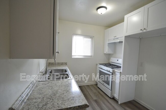 Building Photo - 730 E Channel Islands Blvd