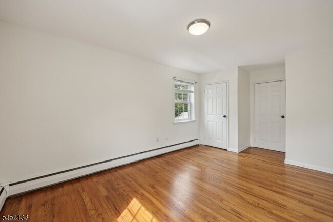 Building Photo - 161 Ridge Rd