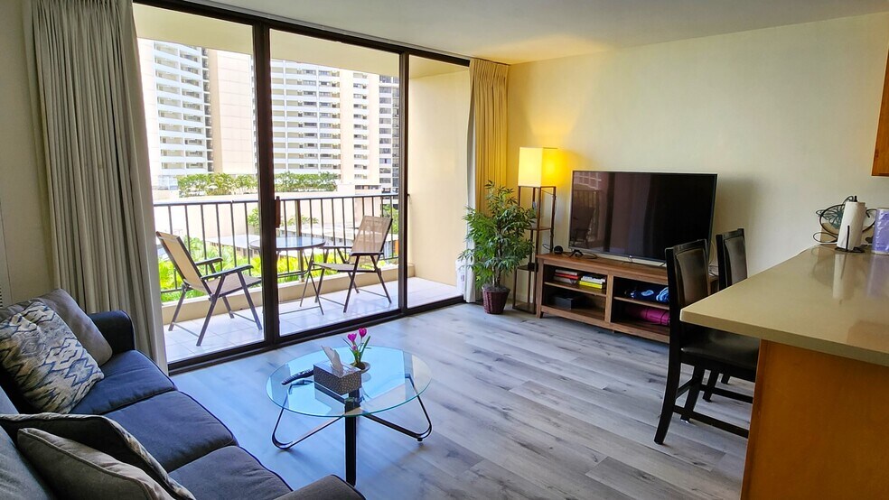 Building Photo - 411 Hobron Ln