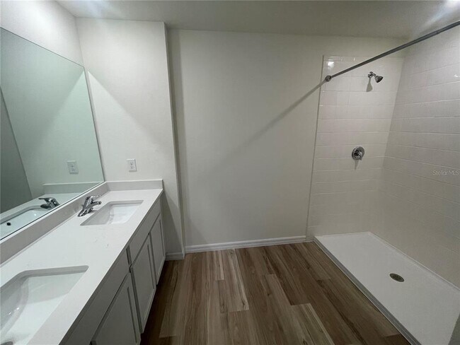 Building Photo - 4905 SW 51st Rd