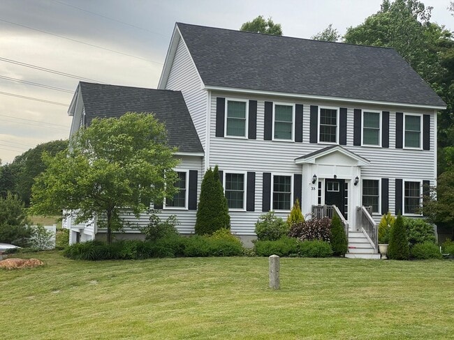 Primary Photo - Spacious Four-Bedroom House in the Heart o...