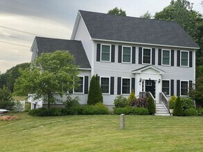 Building Photo - Spacious Four-Bedroom House Available Now,...