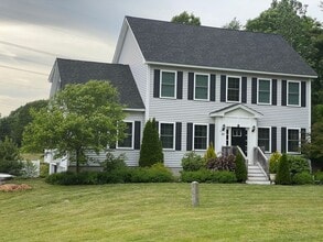 Building Photo - Spacious Four-Bedroom House in the Heart o...