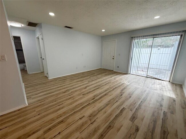 Building Photo - 5040 SE 30th Ct
