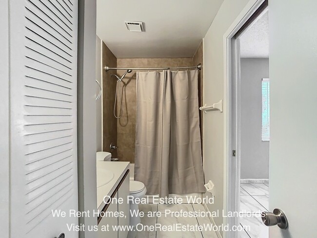 Building Photo - 12929 Ohio Woods Ln