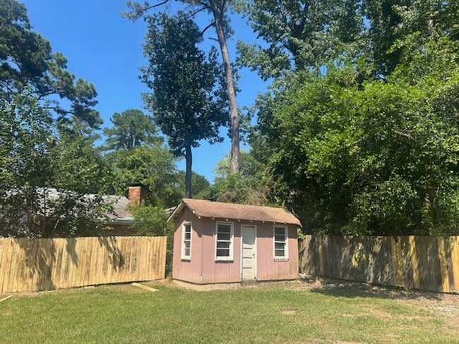 Building Photo - New On the Market!