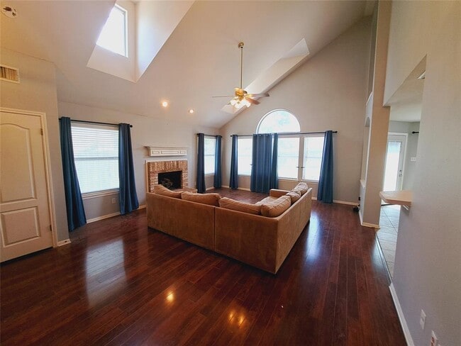 Building Photo - 3708 Bird House Dr