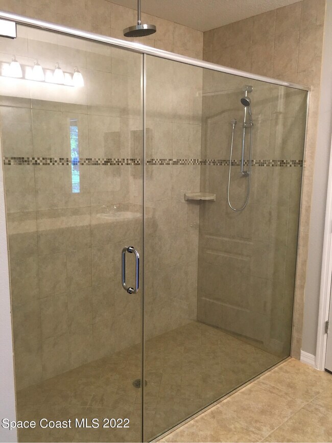 Building Photo - 967 Zambrana St SE