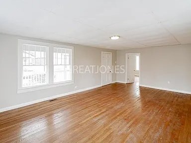 Building Photo - 7414 1st Ave S