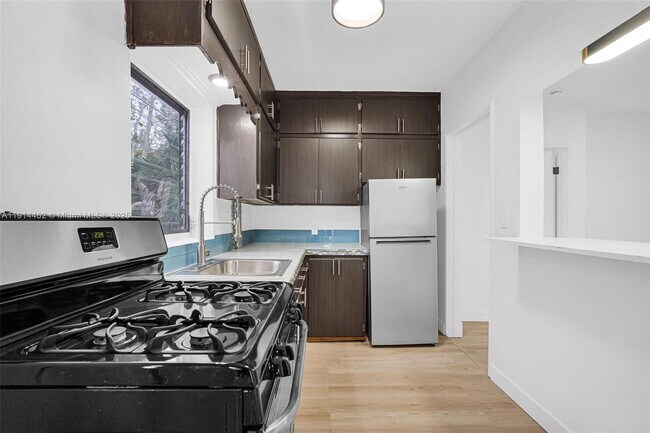 Building Photo - 12287 NE 7th Ave