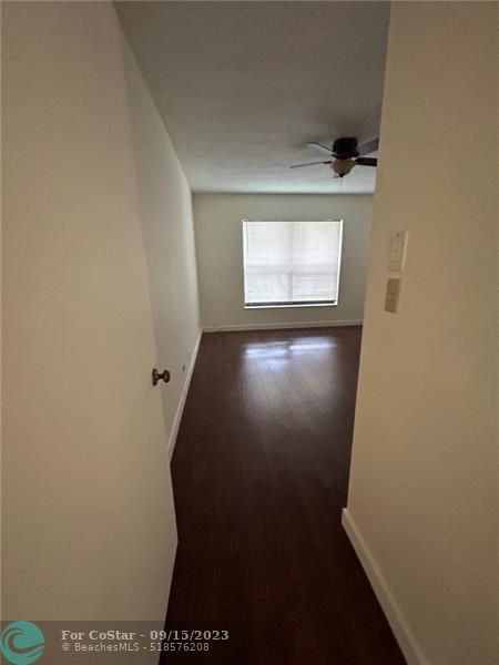 Building Photo - 3730 Inverrary Dr