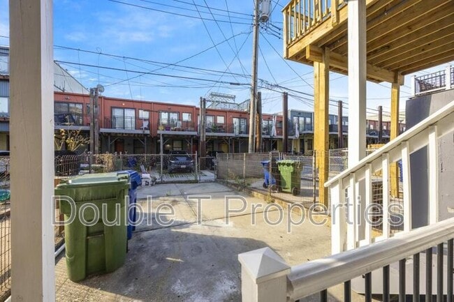 Building Photo - 10 N Ellwood Ave