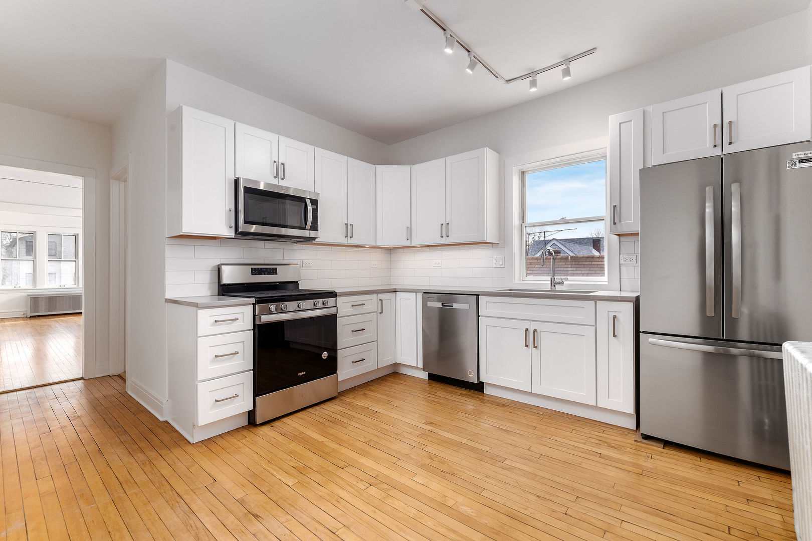 Building Photo - 1003 Beloit Ave