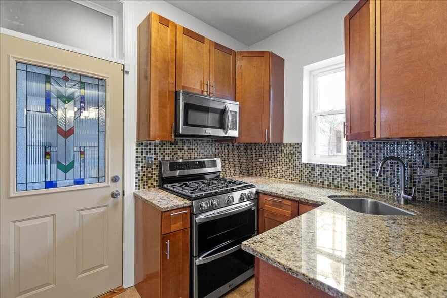 Building Photo - 1278 W Victoria St