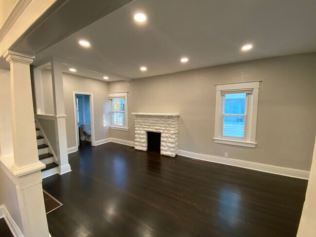 Building Photo - 4041 Euclid Ave