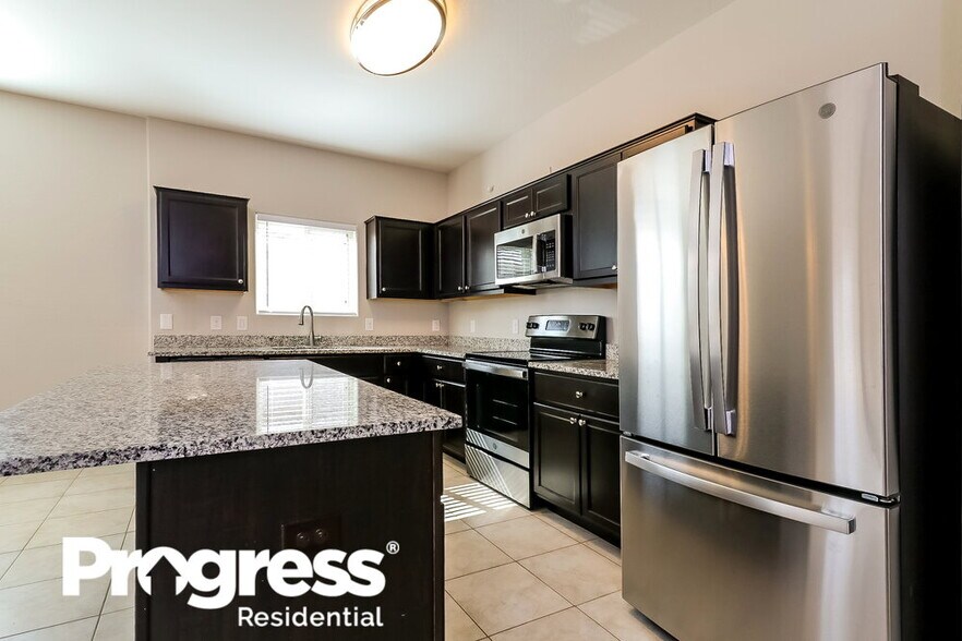 Building Photo - 6981 S Blue Hills Dr